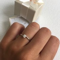 E ora mostraci una foto del tuo anello di fidanzamento! - 1