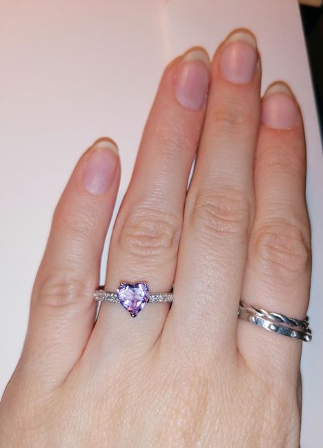 E ora mostraci una foto del tuo anello di fidanzamento! 25