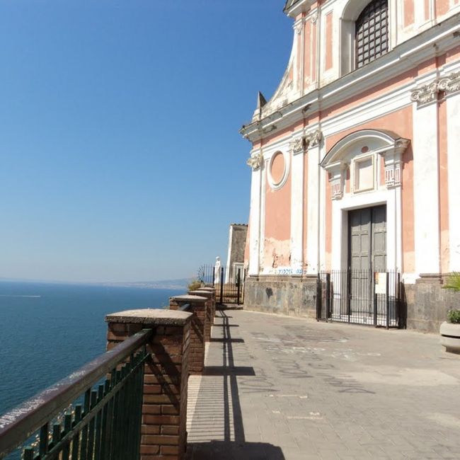 Chiesa vista mare napoli 7