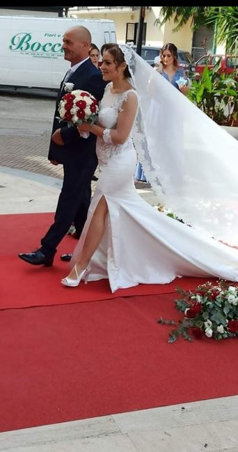 Ciaoo..abito a sirena ..mi sposo a giugno..meglio scarpa chiusa davanti o saldalo?e avete consigli dove trovare delle belle scarpe senza spendere un e 1