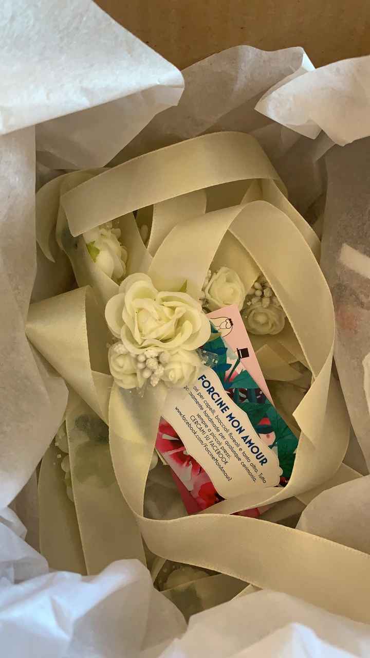 Bracciali e bottoniere - 1