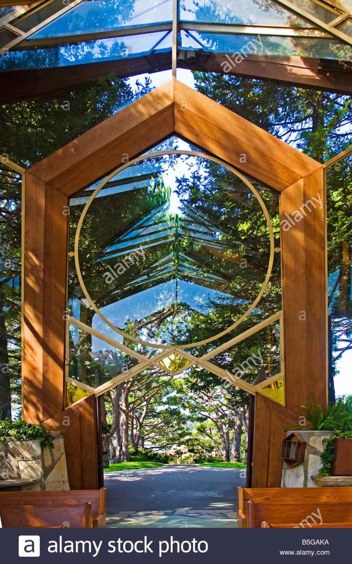 Sposarsi in una chiesa ispiarata alla scarpetta di cristallo di Cenerentola? È possibile! - 4