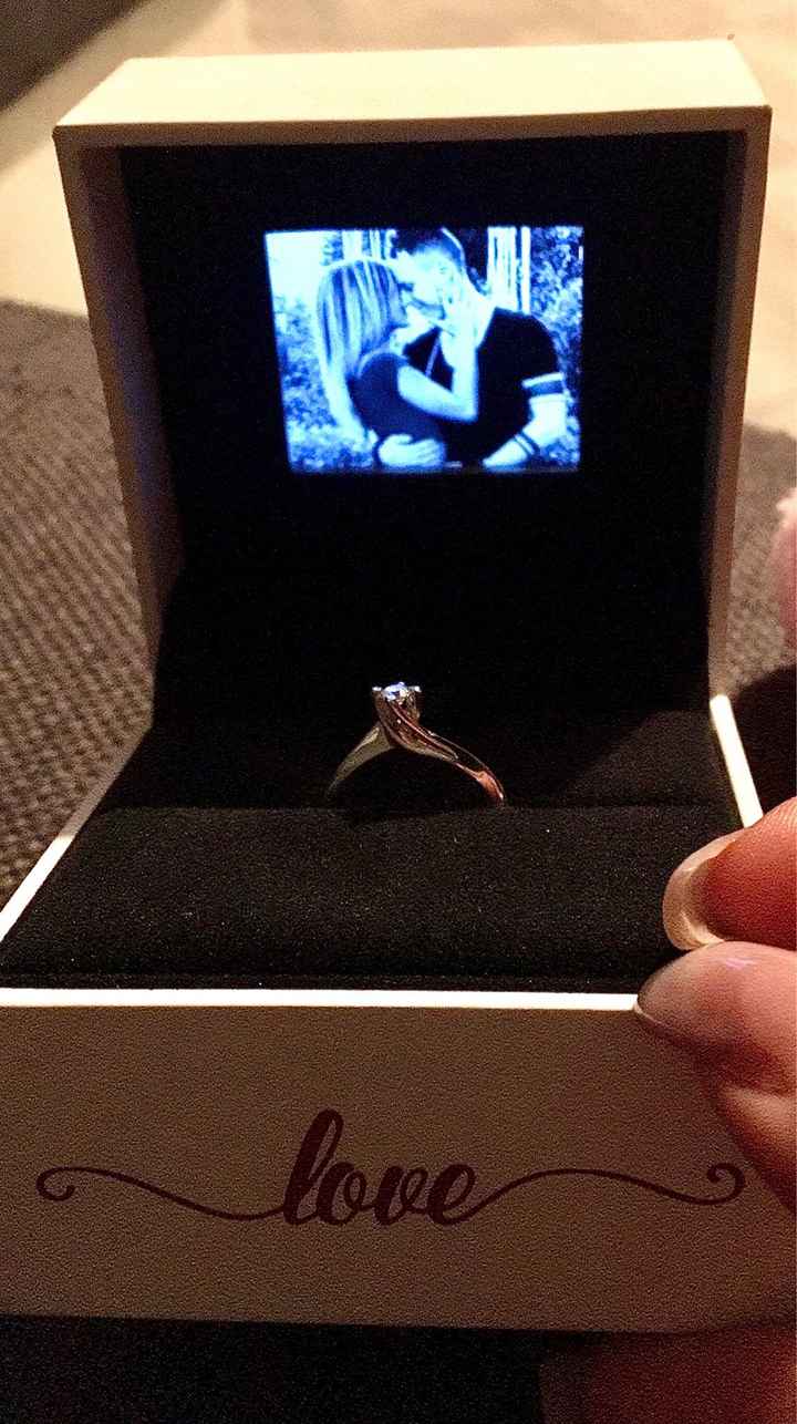 E ora mostraci una foto del tuo anello di fidanzamento! - 1