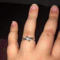 E ora mostraci una foto del tuo anello di fidanzamento! - 1