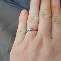 E ora mostraci una foto del tuo anello di fidanzamento! - 1