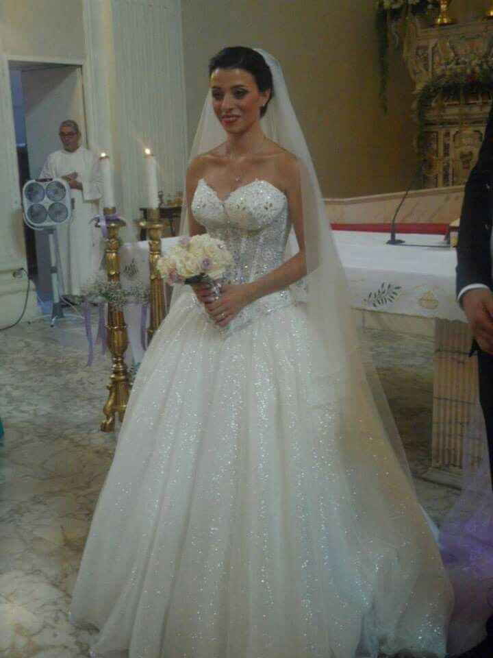 Mi fate vedere i vostri abiti? - 1