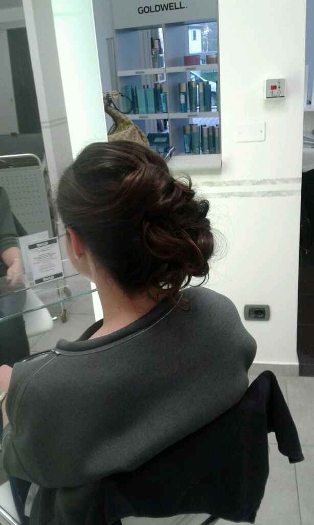 Capelli troppo lisci per acconciatura riccia. - 1