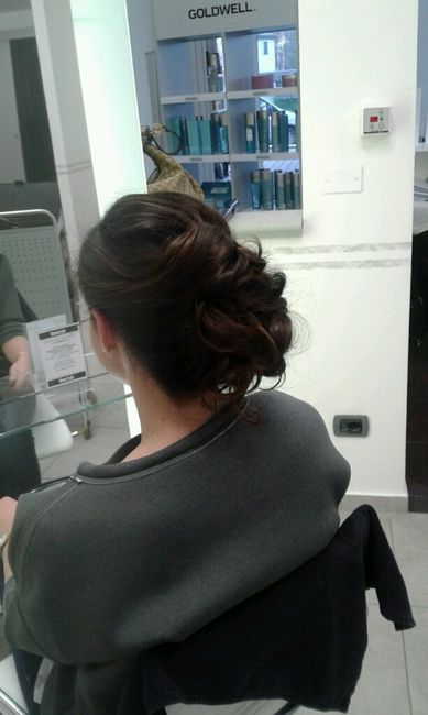 Capelli troppo lisci per acconciatura riccia. - 1