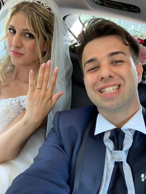 Primo selfie da sposi