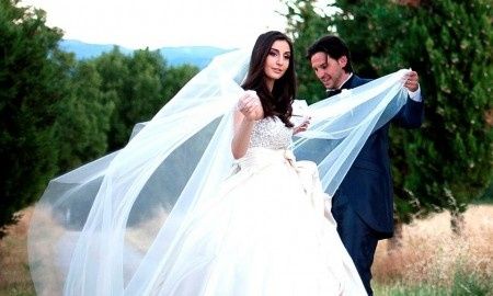 e sotto il velo cosa c'è ?