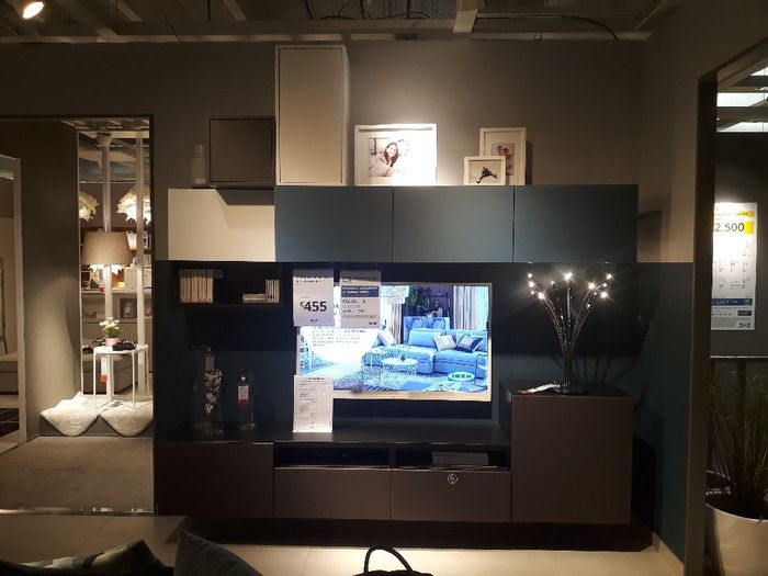 Dubbi su parete attrezzata in sala 2