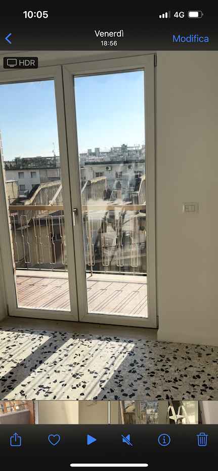 Gres su pavimento esistente e Infissi - 1