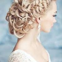 Pettinatura  e orecchini - 1