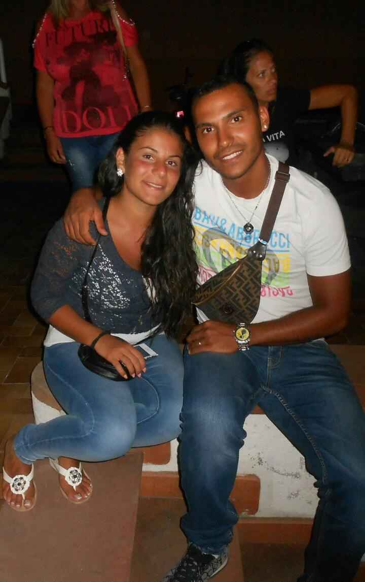 Sondaggio :) chi è il "bello"della coppia?  - 1