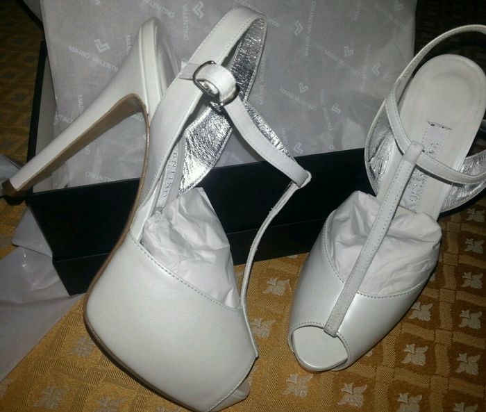 Scarpe sposa....bianche o colorate? mi fate vedere le vostre? - 1