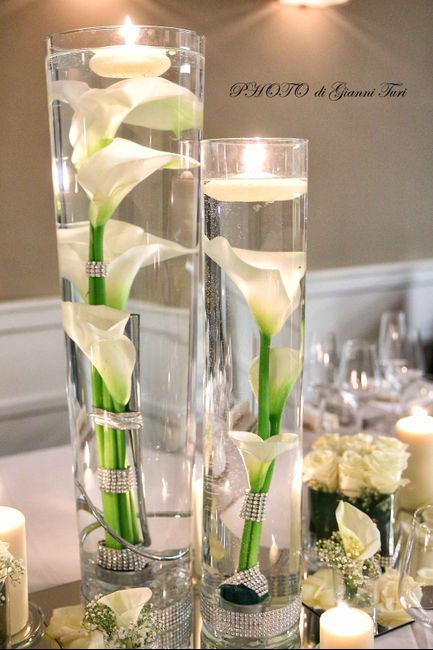 Centrotavola fiori con candele galleggianti - 1