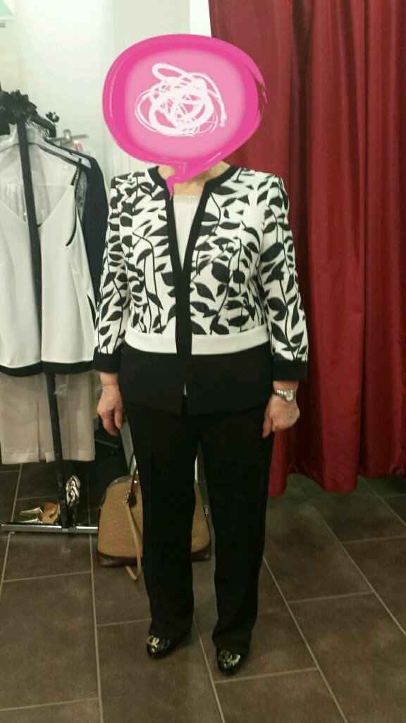 Dilemma abito della mamma, urge consiglio - 1