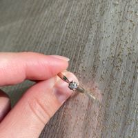 E ora mostraci una foto del tuo anello di fidanzamento! - 1