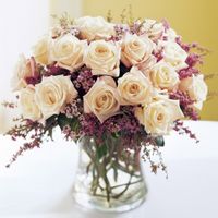 fiorellini e rose bianche