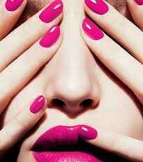Manicure fucsia - 1