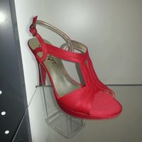 Chi di voi usera' sotto il vestito delle scarpe rosse il prox anno?? - 1
