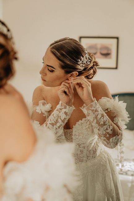 Abito da sposa a maniche lunghe in estate 1
