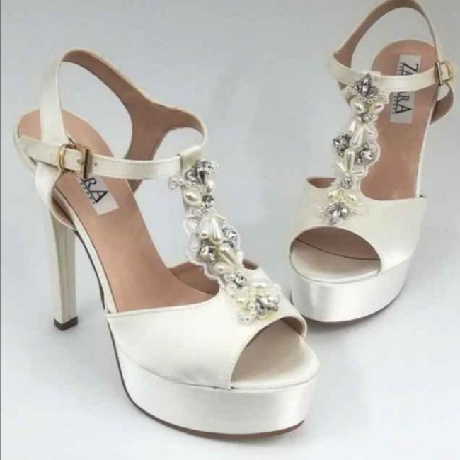 Scarpe da sposa estive, quale modello preferire? Voi avete già acquistato le scarpe per il grande giorno? 6