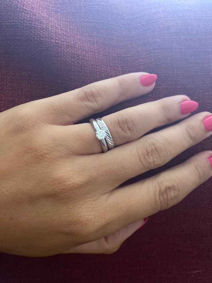 E ora mostraci una foto del tuo anello di fidanzamento! - 1