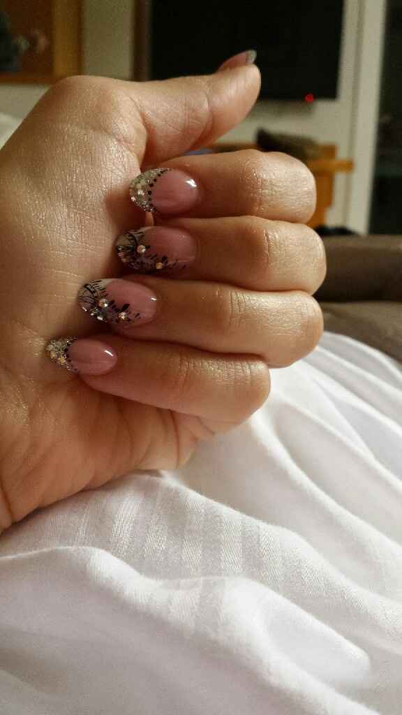 Mi fate vedere le vostre attuali unghie? - 1