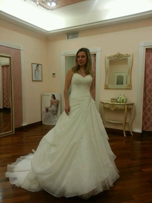 Mi fate vedere i vostri abiti? - 2