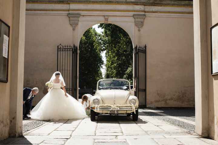 Abito da principessa con ampia gonna in tulle - 3