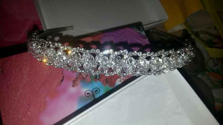 Accessori capelli sposa: Coroncina o corona di fiori? - 1