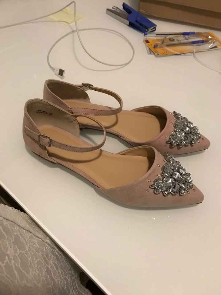  Scarpe colorate o bianche? - 1