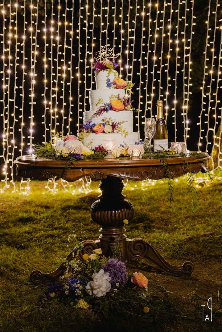 Foto addobbi tavolo sposi e torta - 1