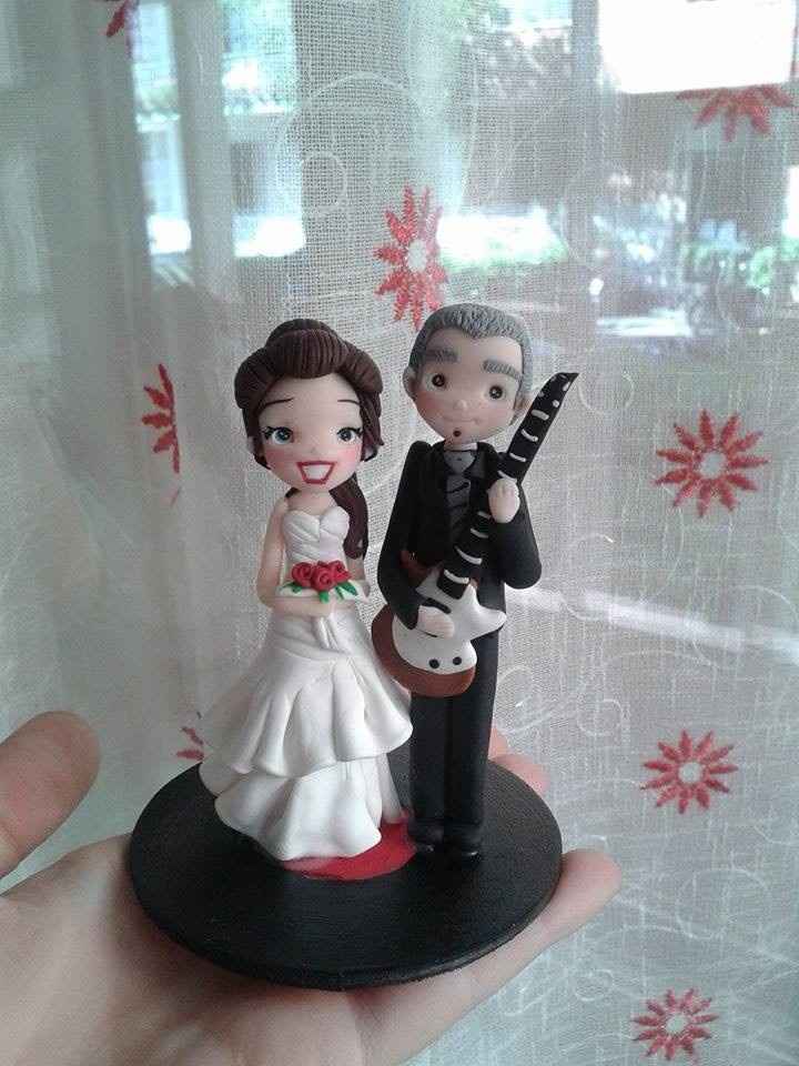 Cake topper