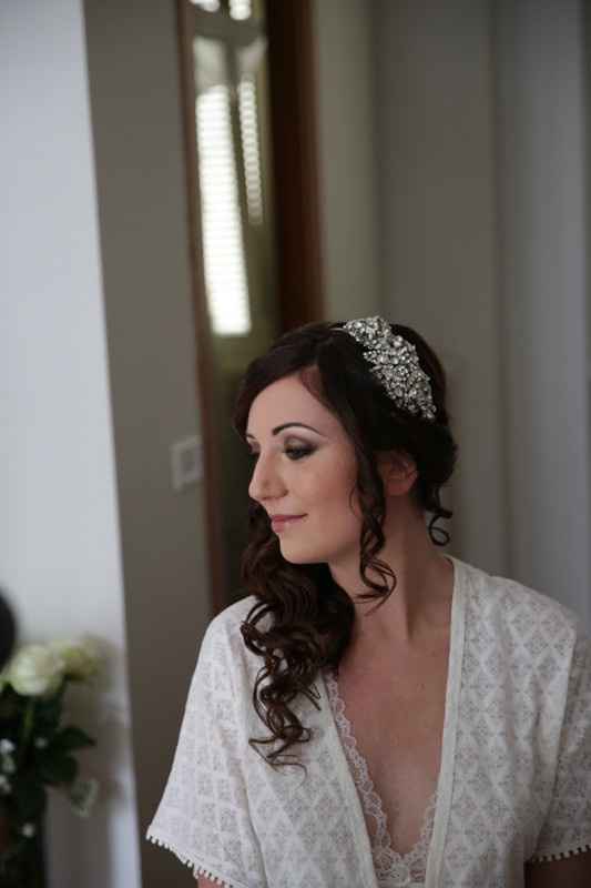 Accessorio retrò e trucco matrimonio