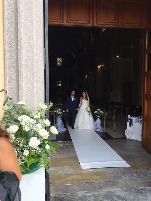 Sedie e non banchi in Chiesa!!😭 2