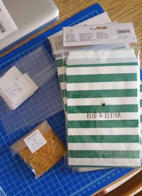 Busta confettata e porta riso