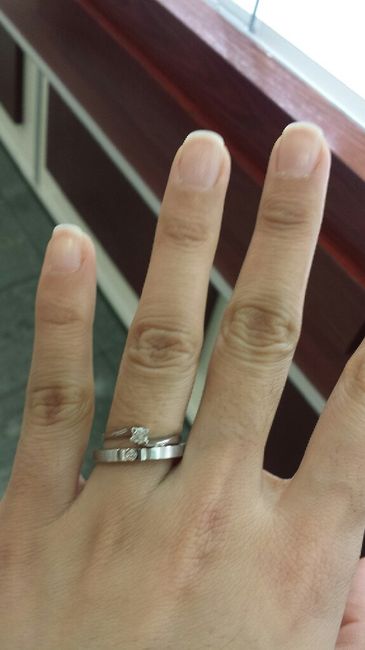 Mi consigliate un modello di fede da abbinare a questo anello di fidanzamento? - 1