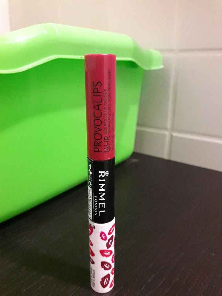 Come evitare di mangiarsi il rossetto? - 1
