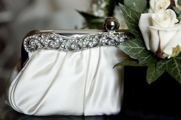 La borsa ideale x la sposa 🙄🤷🏻‍♀️?!?!?! Come deve essere?!?!?! 3