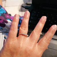 E ora mostraci una foto del tuo anello di fidanzamento! - 1