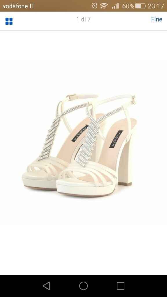 Che ne dite di queste scarpe? - 1