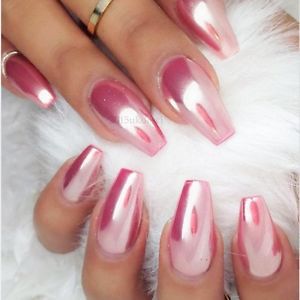 Sapreste dirmi la tecnica usata per queste unghie? 3