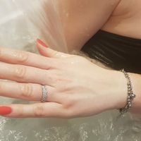 E ora mostraci una foto del tuo anello di fidanzamento! - 1