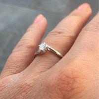 E ora mostraci una foto del tuo anello di fidanzamento! - 1