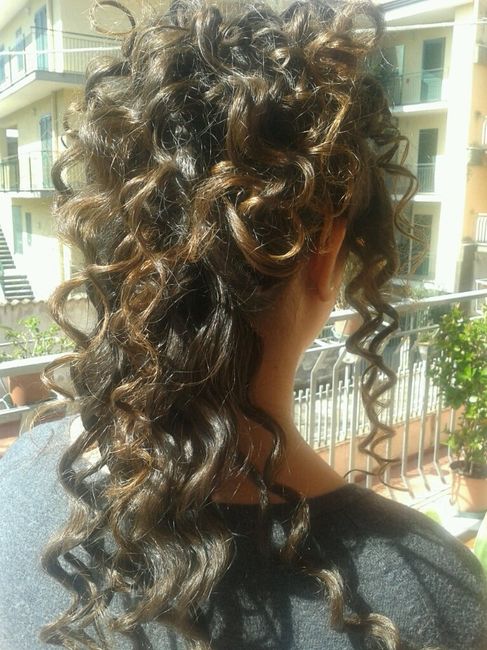 Acconciatura-problema capelli ricci-crespi-sciolti d'estate - 1
