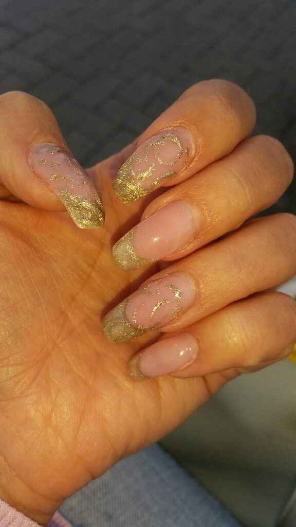 Mi fate vedere le vostre attuali unghie? - 1