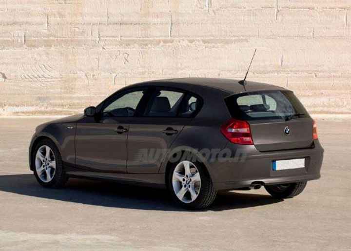 Che ne pensate di questa auto per l'arrivo in chiesa? - 1