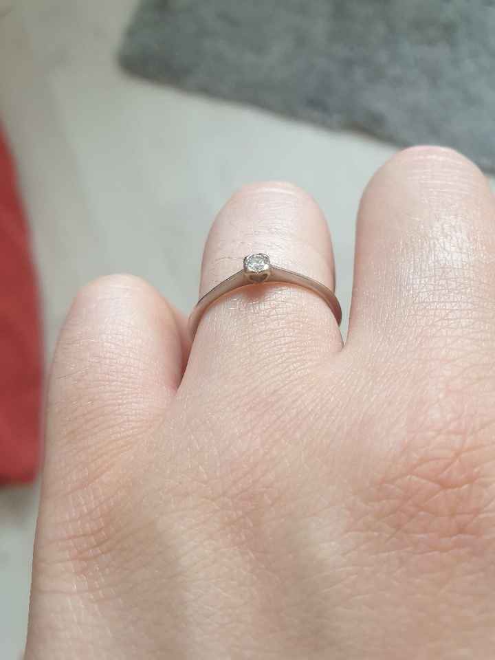 E ora mostraci una foto del tuo anello di fidanzamento! - 1